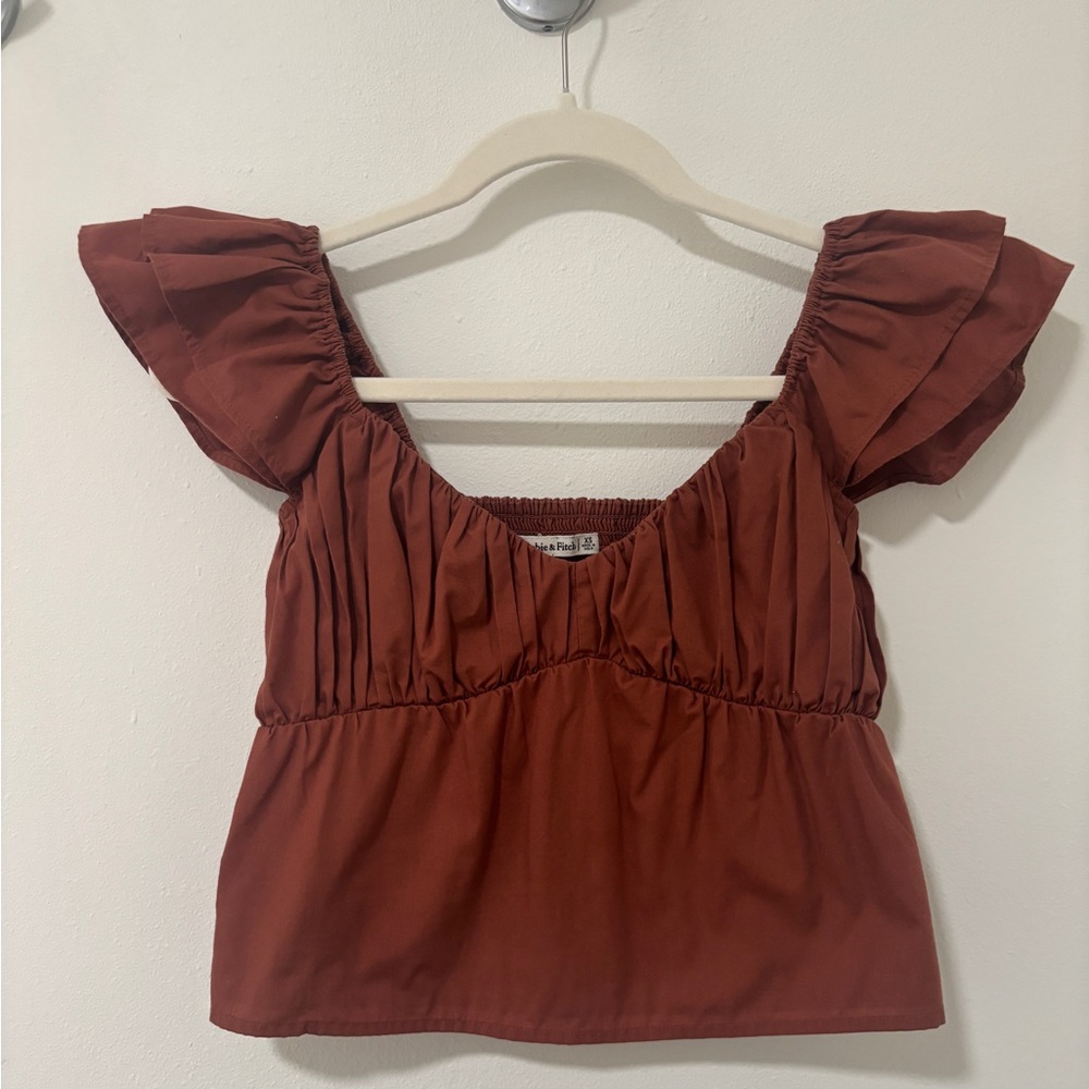 Abercrombie & Fitch cropped flutter sleeve top